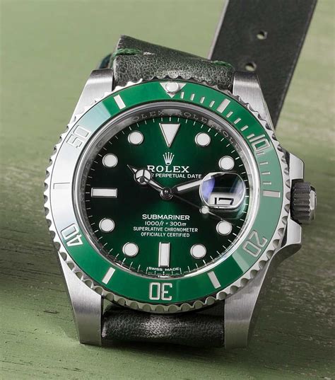 Rolex 116610LV Hulk Submariner Reference Guide .